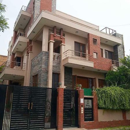 J P Residency Hotel Greater Noida Eksteriør billede