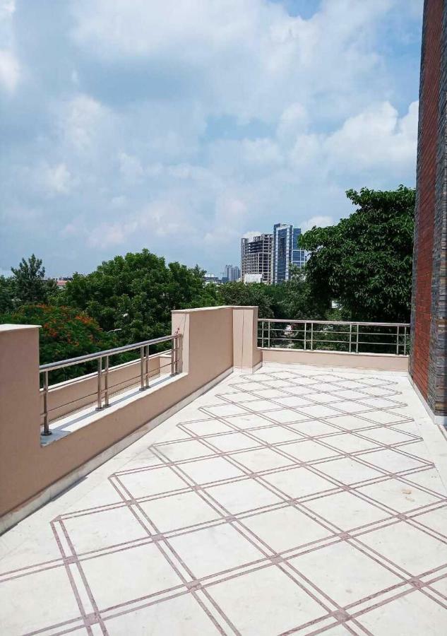 J P Residency Hotel Greater Noida Eksteriør billede