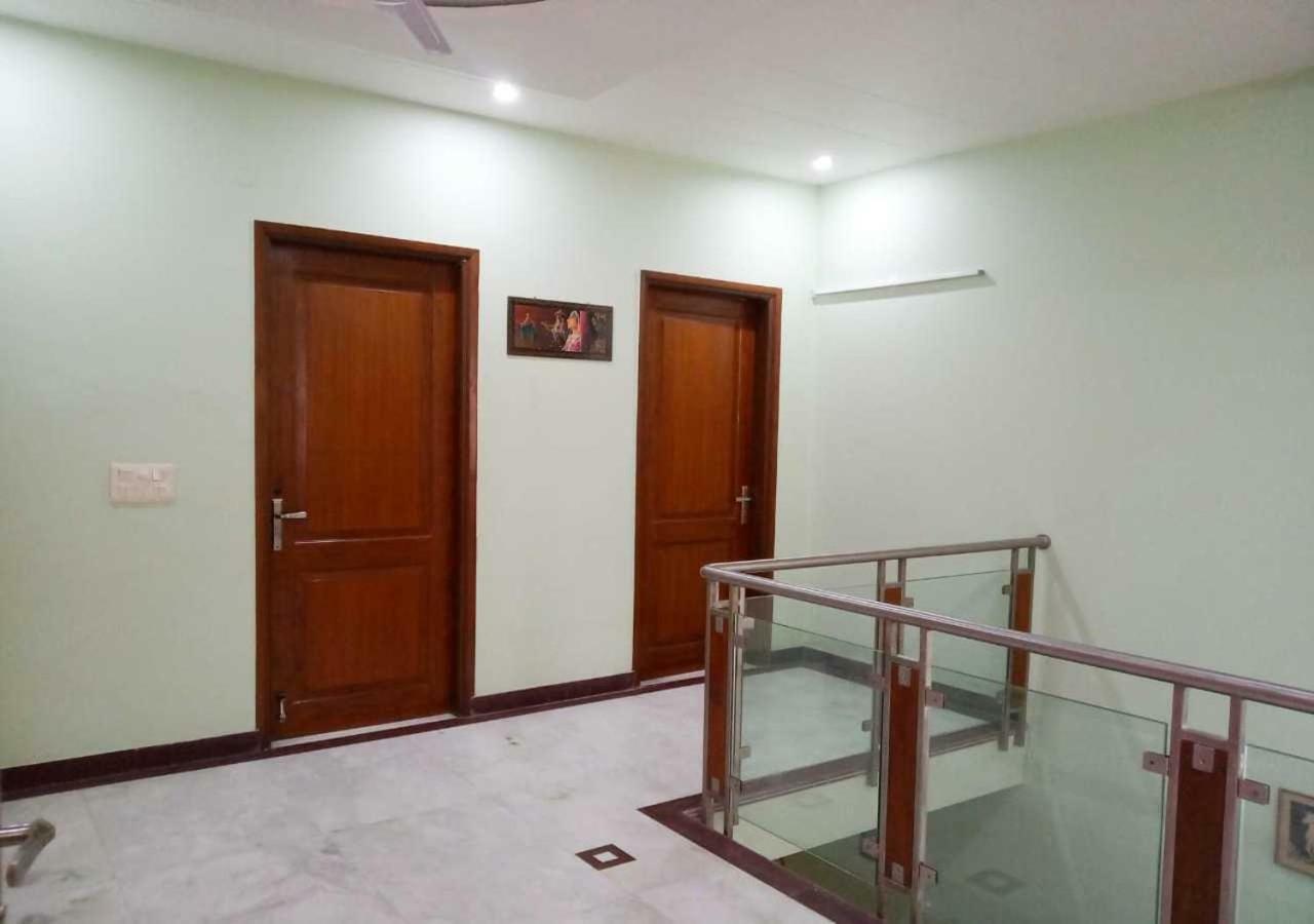 J P Residency Hotel Greater Noida Eksteriør billede