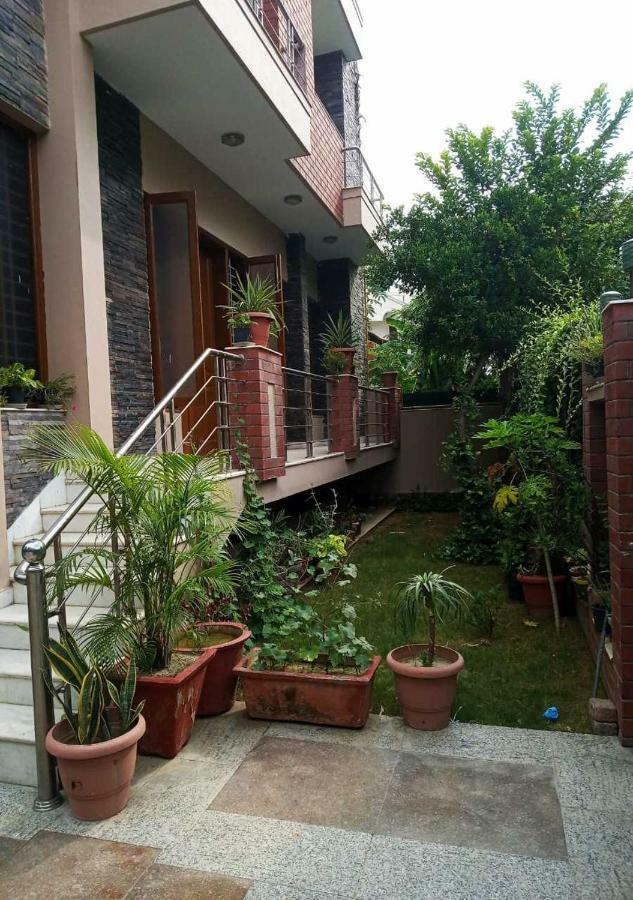 J P Residency Hotel Greater Noida Eksteriør billede