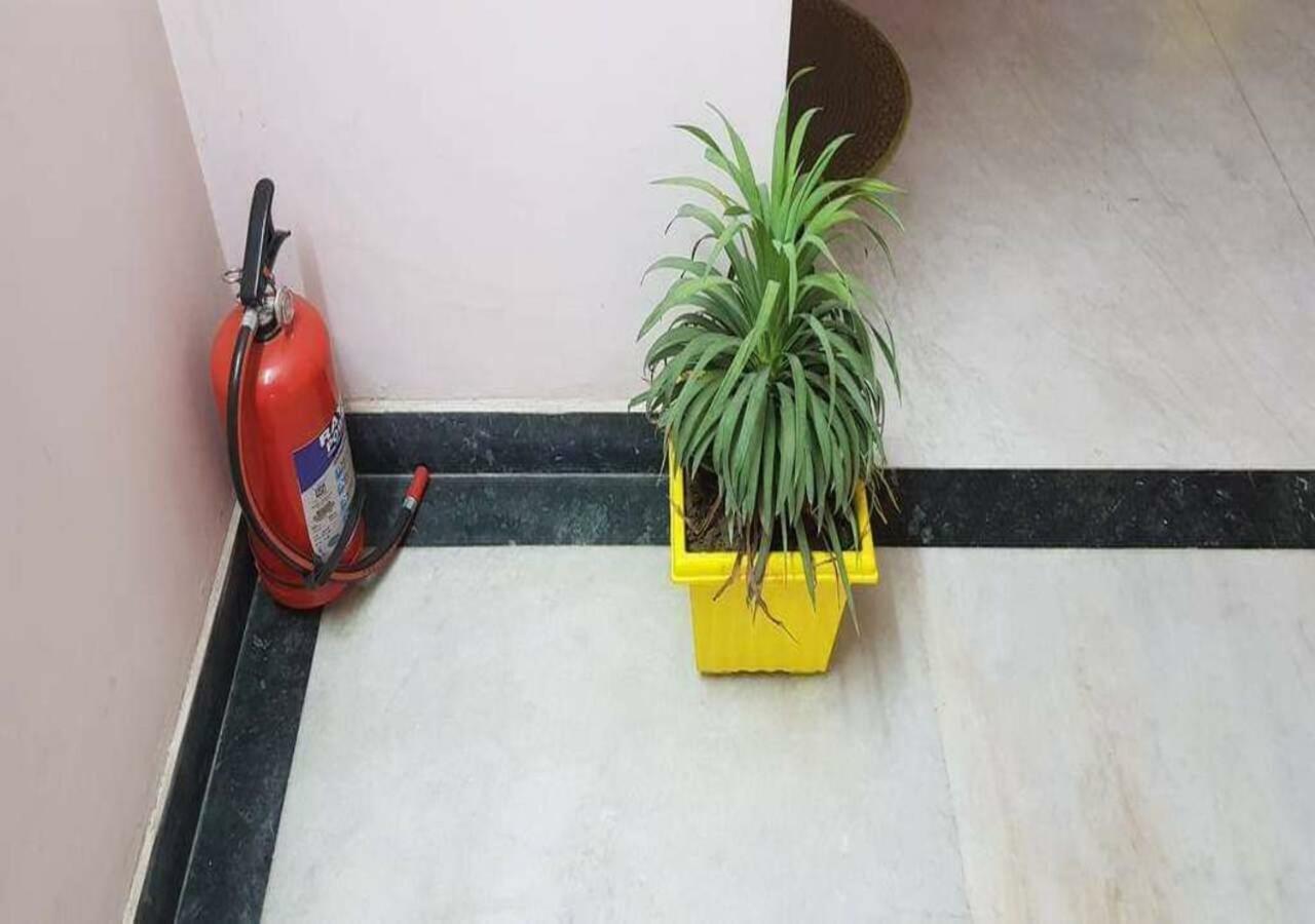 J P Residency Hotel Greater Noida Eksteriør billede