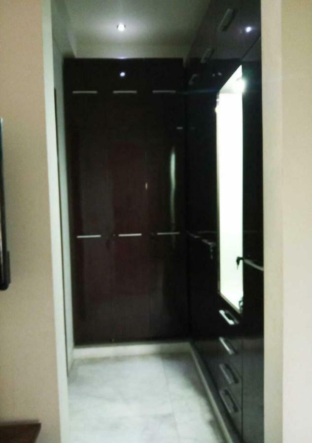 J P Residency Hotel Greater Noida Eksteriør billede