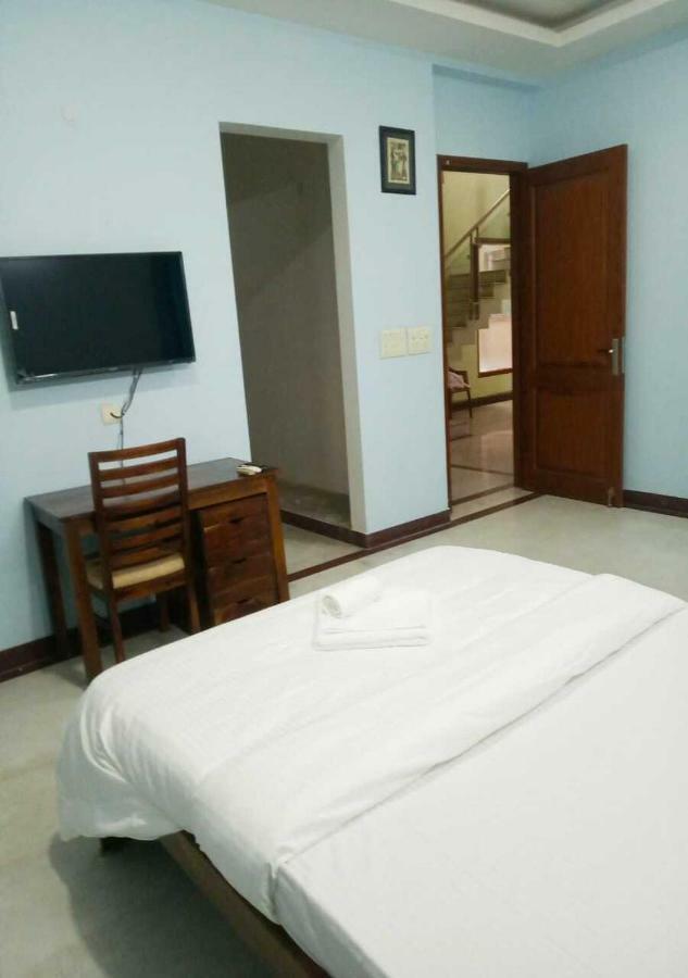 J P Residency Hotel Greater Noida Eksteriør billede